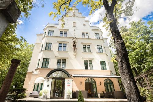 Widok z zewnątrz, Hotel Kronprinz Berlin in Berlin Widok z zewnątrz, Hotel Kronprinz Berlin in Berlin