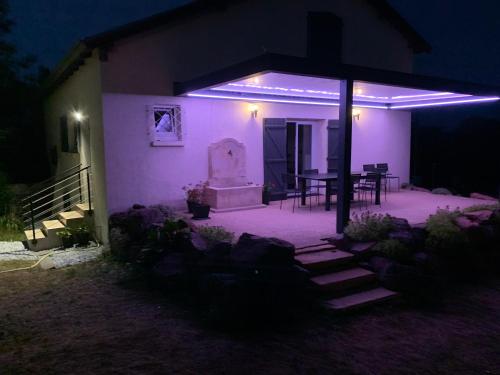 Le grain de Louise in Corcelles En Beaujolais Le grain de Louise in Corcelles En Beaujolais