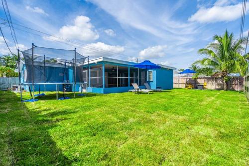 Spacious 4BRS Home, Relax Backyard close to Casino in 펨브로크 파인 Spacious 4BRS Home, Relax Backyard close to Casino in 펨브로크 파인