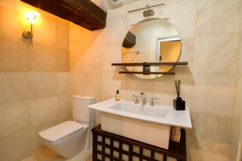 Lovely Three Bedroom, Three Bathroom Barn that sleeps 6 in Marthall Lovely Three Bedroom, Three Bathroom Barn that sleeps 6 in Marthall