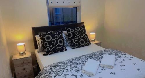 Manchester Old Trafford Apartment near Chorlton Metrolink Train Station Manchester Old Trafford Apartment near Chorlton Metrolink Train Station