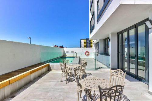 Arty Modern Design Studio with Balcony and Pool