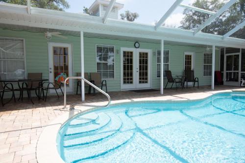 Swimming pool, The Sanctuary in Homosassa (FL) Swimming pool, The Sanctuary in Homosassa (FL)