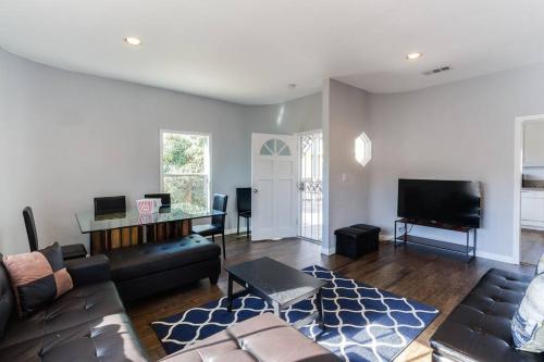 Cozy 3 bedroom San Fernando Valley in Santa Clarita Cozy 3 bedroom San Fernando Valley in Santa Clarita