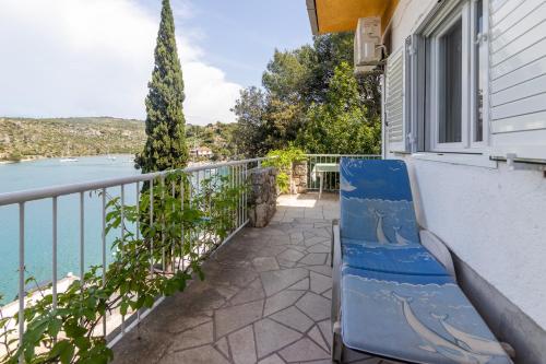 Erkély/terasz, Apartments by the sea Bobovisca na Moru, Brac - 5682 in Lozisca Erkély/terasz, Apartments by the sea Bobovisca na Moru, Brac - 5682 in Lozisca