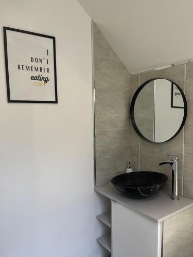 Banyo, Stylish 3 bedroom flat with free parking in Benwell ve Scotswood Banyo, Stylish 3 bedroom flat with free parking in Benwell ve Scotswood