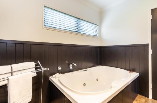 Turangi Trout Lodge in Turangi Turangi Trout Lodge in Turangi