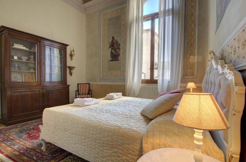 DOGE STAIR, gorgeous