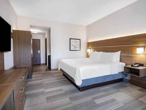Holiday Inn Express And Suites Ruskin By IHG in Ruskin Holiday Inn Express And Suites Ruskin By IHG in Ruskin