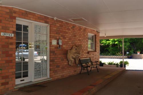 Entrance, Poplars Inn Mittagong in Braemar Entrance, Poplars Inn Mittagong in Braemar