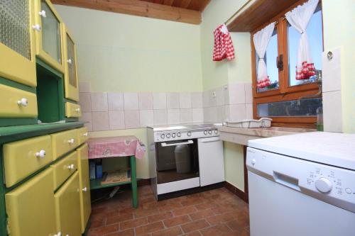 Konyha, Family friendly house with a parking space Bibici, Central Istria - Sredisnja Istra - 7412 in Svetvincenat Konyha, Family friendly house with a parking space Bibici, Central Istria - Sredisnja Istra - 7412 in Svetvincenat
