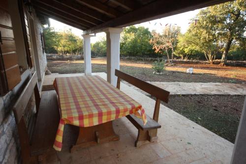 Erkély/terasz, Family friendly house with a parking space Bibici, Central Istria - Sredisnja Istra - 7412 in Svetvincenat Erkély/terasz, Family friendly house with a parking space Bibici, Central Istria - Sredisnja Istra - 7412 in Svetvincenat