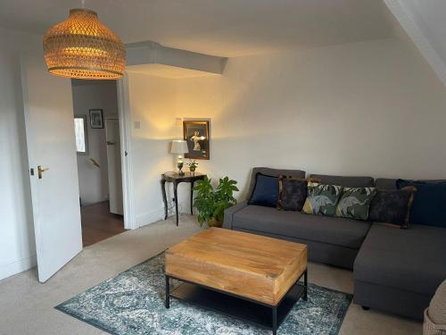 غرفة الضيوف, Cheltenham Road One Bedroom Apartment in كنغزداون غرفة الضيوف, Cheltenham Road One Bedroom Apartment in كنغزداون