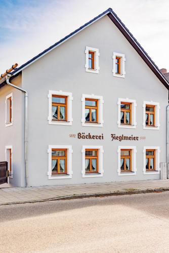 Exterior view, Alte Backerei Zieglmeier - Wohnen auf Zeit in Mindelstetten Exterior view, Alte Backerei Zieglmeier - Wohnen auf Zeit in Mindelstetten