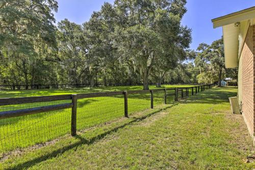 Pet-Friendly Farmhouse with Grill and Large Yard! in Martel Pet-Friendly Farmhouse with Grill and Large Yard! in Martel
