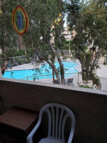 Swimming pool, Double En suite Condo with no stairs (2-bed 2-bath) in Miramar / Kearny Mesa Swimming pool, Double En suite Condo with no stairs (2-bed 2-bath) in Miramar / Kearny Mesa
