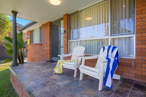 Balcony/terrace, Bonny Getaway - walk to 4 beaches in Bonny Hills Balcony/terrace, Bonny Getaway - walk to 4 beaches in Bonny Hills