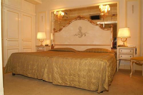 Hotel Champagne Palace in Rome Hotel Champagne Palace in Rome