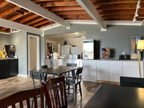 Food and beverages, Comfort Inn near Hearst Castle - Cambria in San Simeon (CA) Food and beverages, Comfort Inn near Hearst Castle - Cambria in San Simeon (CA)