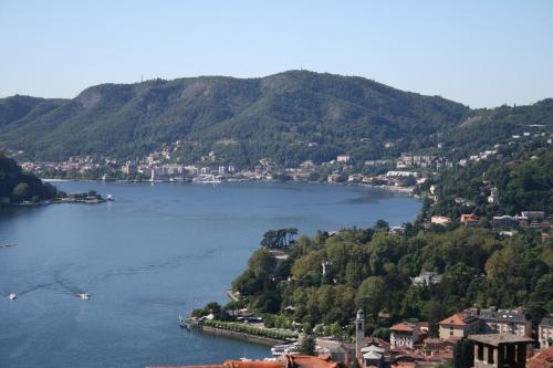 Eksterijer hotela, Casa Rossa - byMyHomeinComo in Cernobbio Eksterijer hotela, Casa Rossa - byMyHomeinComo in Cernobbio