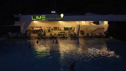 สระว่ายน้ำ, ไลม์ รีสอร์ต เอล นิโด (Lime Resort El Nido) in พาลาวัน สระว่ายน้ำ, ไลม์ รีสอร์ต เอล นิโด (Lime Resort El Nido) in พาลาวัน