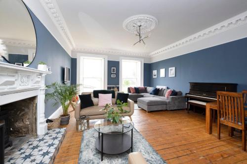 Guestroom, ALTIDO Stunning house with free parking in Dalkeith Guestroom, ALTIDO Stunning house with free parking in Dalkeith