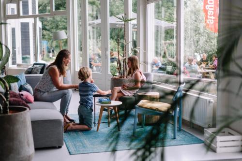 Restaurant, Stayokay Hostel Dordrecht - Nationaal Park De Biesbosch in Dordrecht Restaurant, Stayokay Hostel Dordrecht - Nationaal Park De Biesbosch in Dordrecht