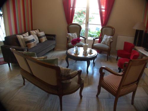 Gîte Cravant-les-Côteaux, 6 pièces, 10 personnes - FR-1-381-395 (Gite Moderne 10 Pers. en Touraine avec Jardin, WiFi, Pres de la Vienne et Vignobles de Chinon - FR-1) in 克旺尼斯托 Gîte Cravant-les-Côteaux, 6 pièces, 10 personnes - FR-1-381-395 (Gite Moderne 10 Pers. en Touraine avec Jardin, WiFi, Pres de la Vienne et Vignobles de Chinon - FR-1) in 克旺尼斯托