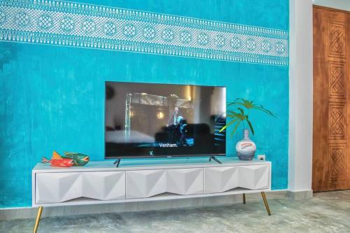 Contemporary Private Studio with Pool and Kitchen in Beira Contemporary Private Studio with Pool and Kitchen in Beira