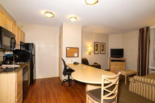 Candlewood Suites Fort Myers Interstate 75 near JetBlue Park Candlewood Suites Fort Myers Interstate 75 near JetBlue Park