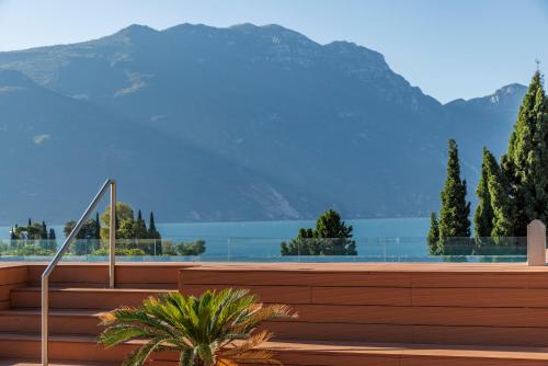 Úszómedence, Grand Hotel Riva in Riva Del Garda Úszómedence, Grand Hotel Riva in Riva Del Garda