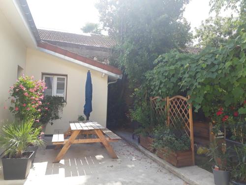 Chalet Cosy et Paisible cote Paris in Vitry-sur-Seine Chalet Cosy et Paisible cote Paris in Vitry-sur-Seine
