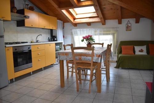 Kitchen, Anna Appartamento Vacanze in Ome Kitchen, Anna Appartamento Vacanze in Ome