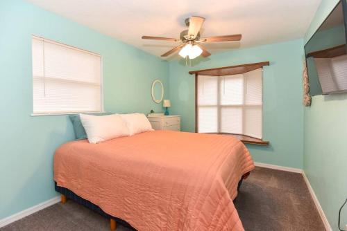 Tropical Hideaway in Port Orange (FL) Tropical Hideaway in Port Orange (FL)