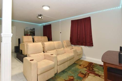 Tropical Hideaway in Port Orange (FL) Tropical Hideaway in Port Orange (FL)