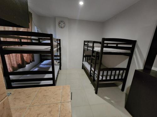 Flat rental unit- Near Everywhere You Want To Be near Santa Cruz Manila Flat rental unit- Near Everywhere You Want To Be near Santa Cruz Manila