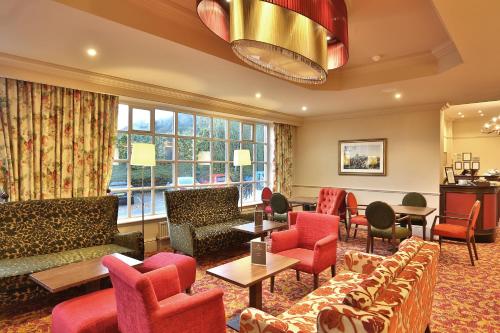 Паб/Коктейль-бар, Reigate Manor Hotel in Рейгейт Паб/Коктейль-бар, Reigate Manor Hotel in Рейгейт