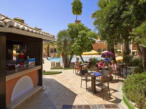 Bar/Lounge, Four Seasons Vilamoura (Four Seasons Vilamoura Hotel) in Quarteira Bar/Lounge, Four Seasons Vilamoura (Four Seasons Vilamoura Hotel) in Quarteira