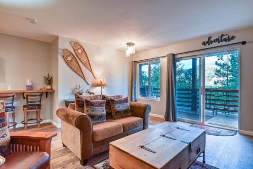 Guestroom, MTN Town Escape-Beavers Den, 1 Bdrm luxury Apt in Green Mountain Falls (CO) Guestroom, MTN Town Escape-Beavers Den, 1 Bdrm luxury Apt in Green Mountain Falls (CO)
