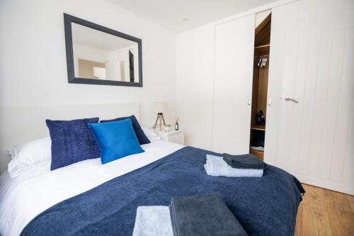 Private Self-Contained Modern Central Apartment nr Redhill Station inc Private Garden & Parking in Reigate Private Self-Contained Modern Central Apartment nr Redhill Station inc Private Garden & Parking in Reigate