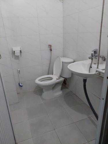 Phòng tắm, alley homestay in Hà Nội Phòng tắm, alley homestay in Hà Nội