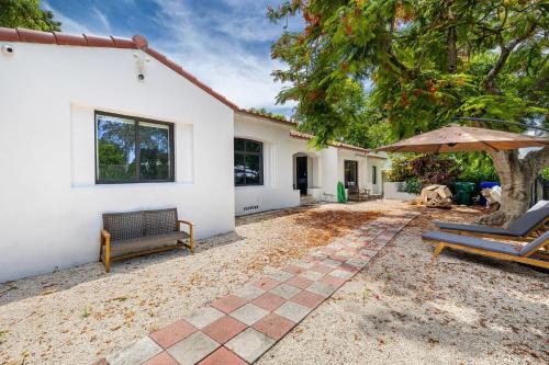 Entrance, Oasis Private 1 bedroom 1 bath - 1 in North Miami Entrance, Oasis Private 1 bedroom 1 bath - 1 in North Miami