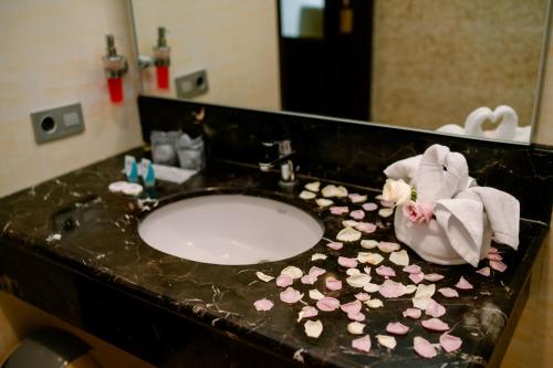 Bathroom, Beth Kasegaran Theresia near Gunung Geulis Golf Course Bathroom, Beth Kasegaran Theresia near Gunung Geulis Golf Course