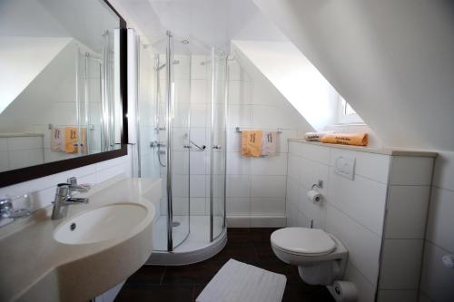 Bathroom, Gasthaus-Pension Islekhohe Gansen in Krautscheid Bathroom, Gasthaus-Pension Islekhohe Gansen in Krautscheid