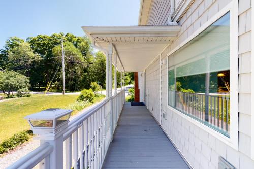 Lakeside Oasis in Saint Albans (VT) Lakeside Oasis in Saint Albans (VT)