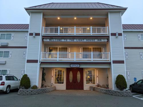 外部景觀, 燈塔酒店 (Lighthouse Inn) in 新月市 (CA) 外部景觀, 燈塔酒店 (Lighthouse Inn) in 新月市 (CA)