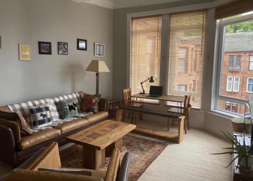 Lovely 2 Bedroom with Riverside Views Dog Friendly in Gourock Lovely 2 Bedroom with Riverside Views Dog Friendly in Gourock