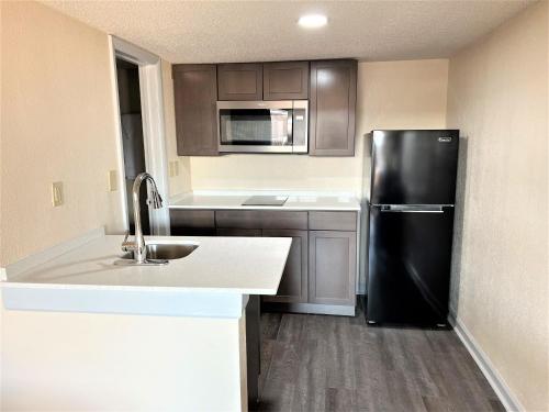 dapur, James River Inn & Suites in Newport News (VA) dapur, James River Inn & Suites in Newport News (VA)
