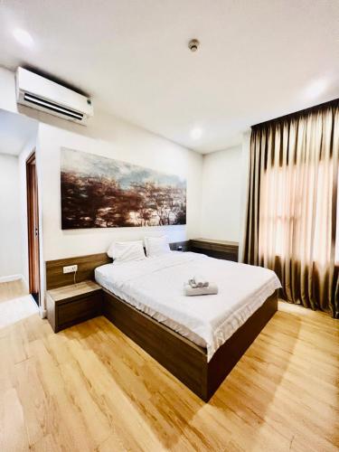 Łóżko, Sunrise City 1 phòng ngủ view hồ bơi (Sunrise City 1 phong ngu view ho boi) in Phuoc Kien Łóżko, Sunrise City 1 phòng ngủ view hồ bơi (Sunrise City 1 phong ngu view ho boi) in Phuoc Kien
