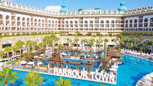 Buitenkant, Crystal Sunset Luxury Resort Spa - All Inclusive in Manavgat Buitenkant, Crystal Sunset Luxury Resort Spa - All Inclusive in Manavgat